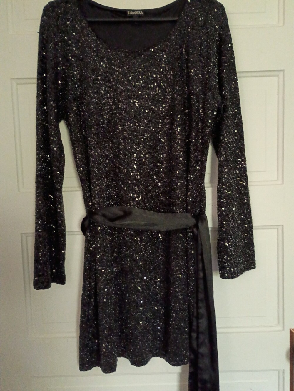 Express Black Sequin Long-Sleeve Party Dress